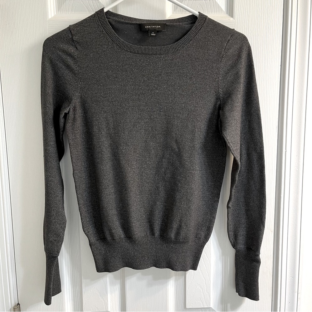 Ann Taylor Charcoal Crew Neck Sweater Size XS
